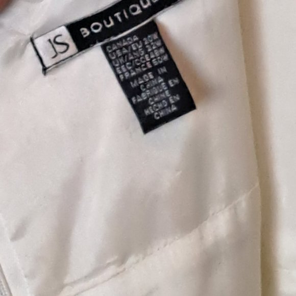 Creme Colored Wedding Dress-Size 20 - Picture 9 of 9